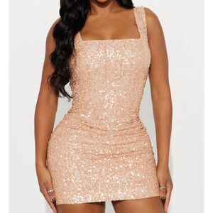 Elegant Sequin Dress in Shimmering Gold